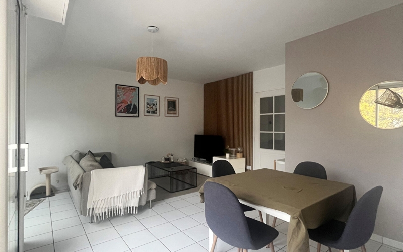 
Appartement Saint Grégoire centre 45 m2  environ et terrasse.
 - Photo 8