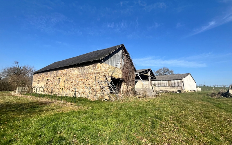 
Acigné, à moins de 2 km du bourg, Corps de ferme a rénover et bâtiments
 - Photo 6