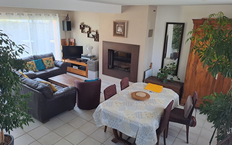 
Centre ville, maison 130m2, 4 chambres.
 - Photo 3