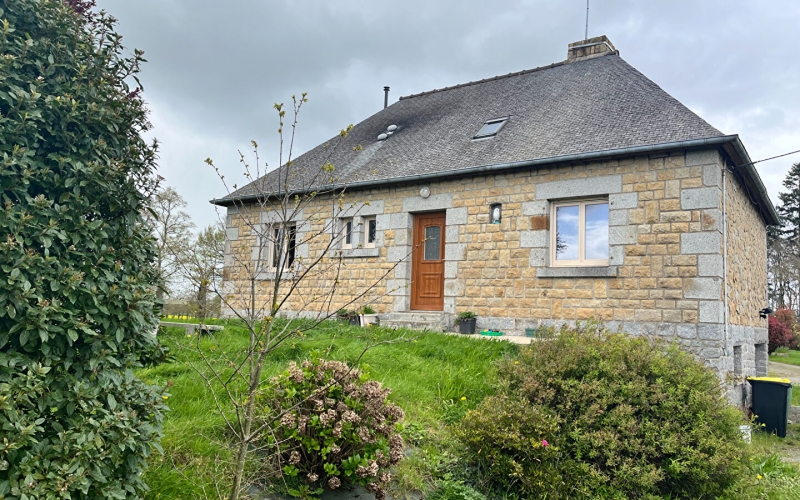 
Maison en pierre sur 1.4 ha  à Saint-Ouen-Des-Alleux
 - Photo 4