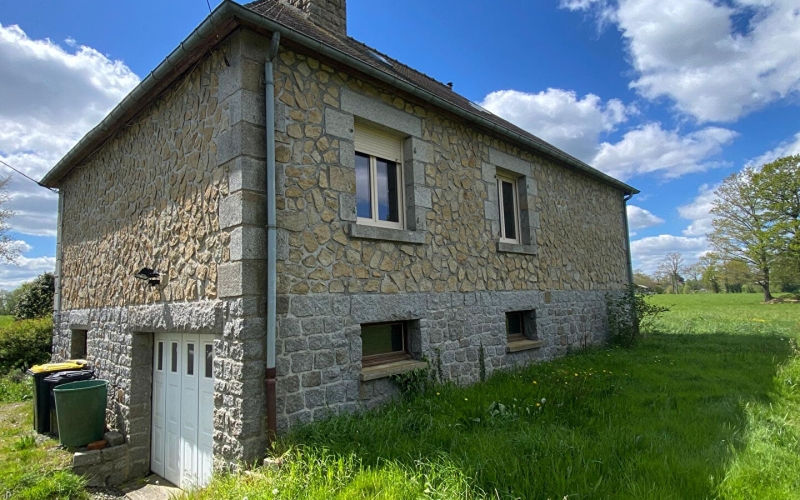 
Maison en pierre sur 1.4 ha  à Saint-Ouen-Des-Alleux
 - Photo 5