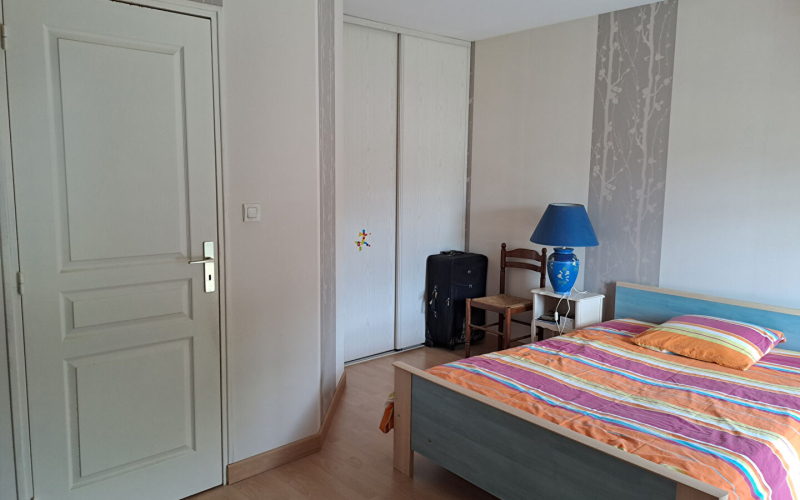 
Maison sur un terrain de 9700m² .
 - Photo 9