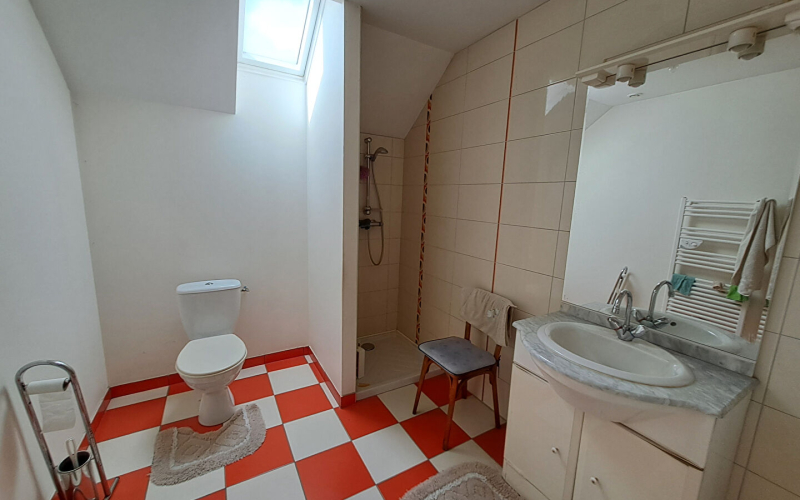 
Maison sur un terrain de 9700m² .
 - Photo 10